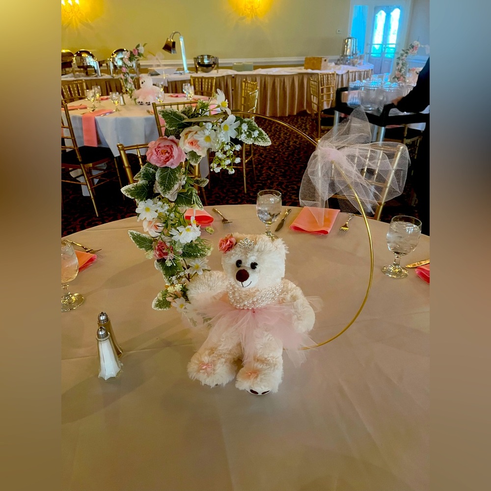 Teddy bear centerpiece great for shower and babies room decorating
